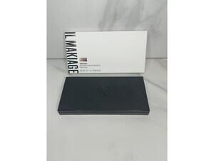 Il Makiage Shade Addict high-impact eye color palette